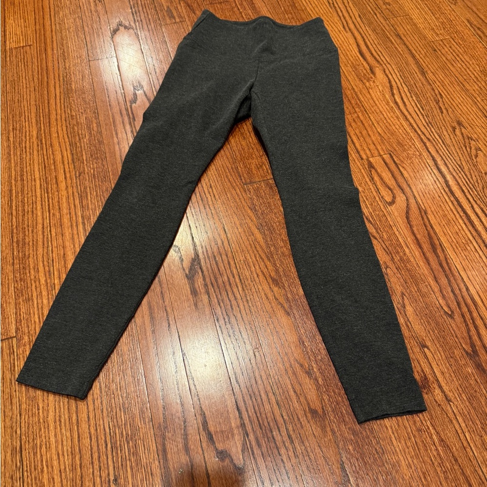 White House Black Market Charcoal Gray Leggings Sleek Stretchy Design